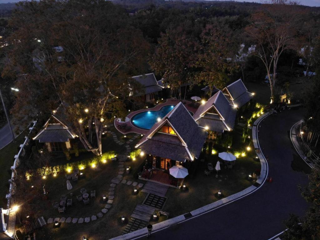 Ruean Racha Hotel Chiang Mai Bagian luar foto