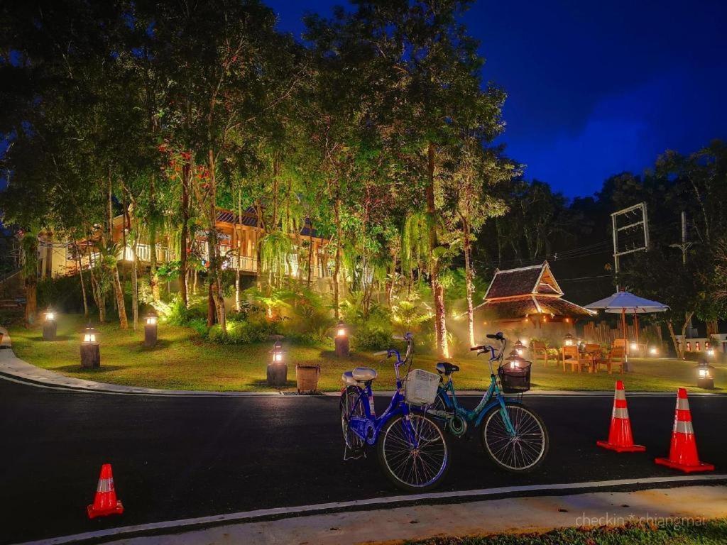 Ruean Racha Hotel Chiang Mai Bagian luar foto