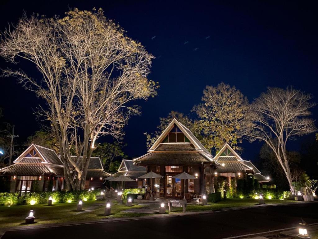 Ruean Racha Hotel Chiang Mai Bagian luar foto