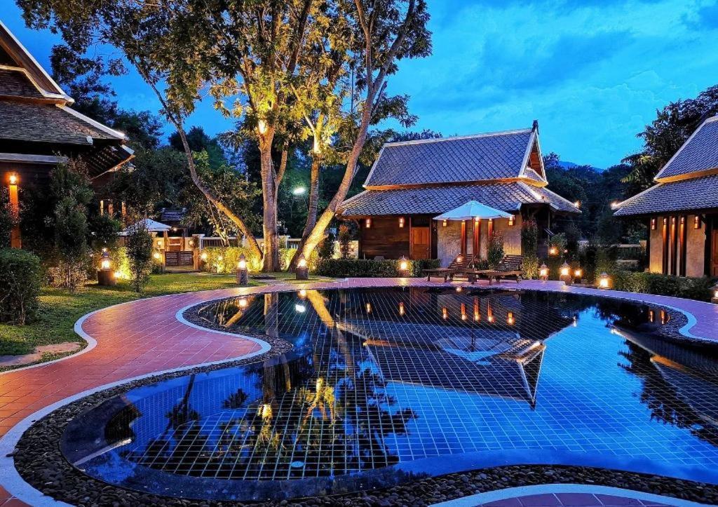 Ruean Racha Hotel Chiang Mai Bagian luar foto