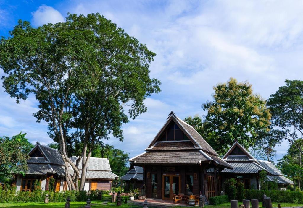 Ruean Racha Hotel Chiang Mai Bagian luar foto