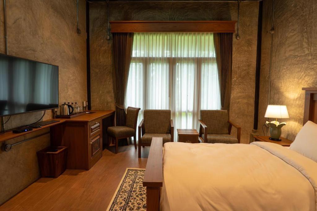 Ruean Racha Hotel Chiang Mai Bagian luar foto