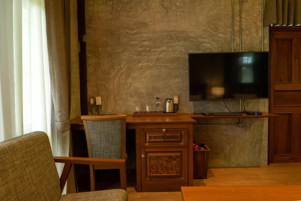 Ruean Racha Hotel Chiang Mai Bagian luar foto