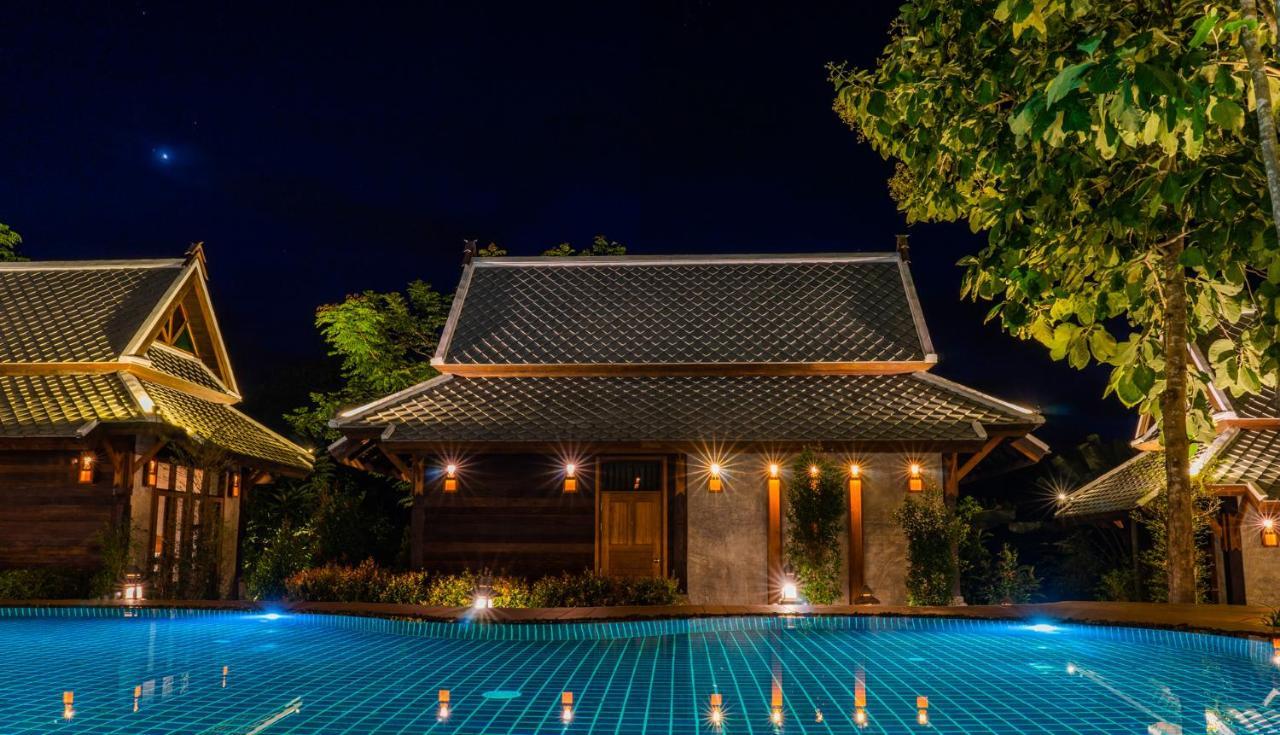 Ruean Racha Hotel Chiang Mai Bagian luar foto