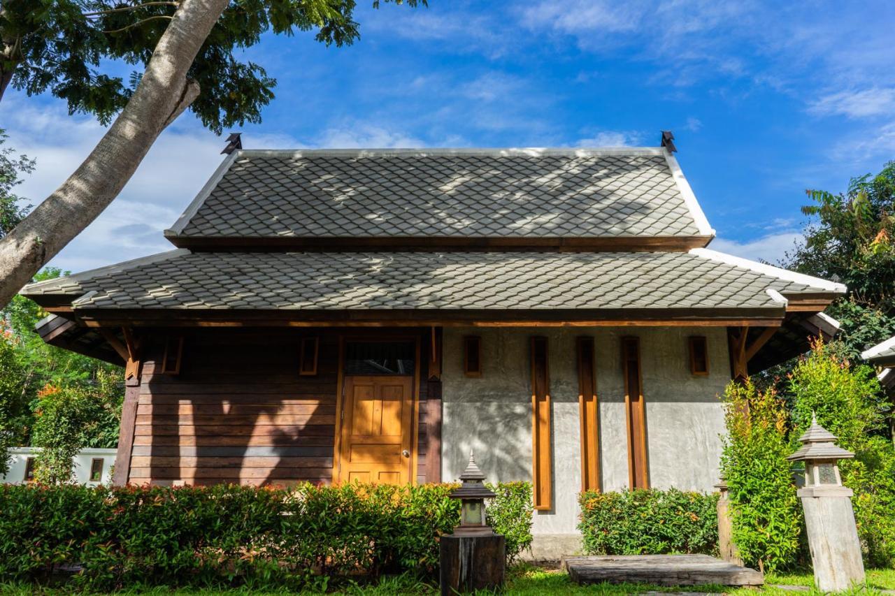 Ruean Racha Hotel Chiang Mai Bagian luar foto