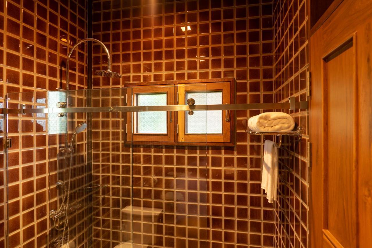Ruean Racha Hotel Chiang Mai Bagian luar foto