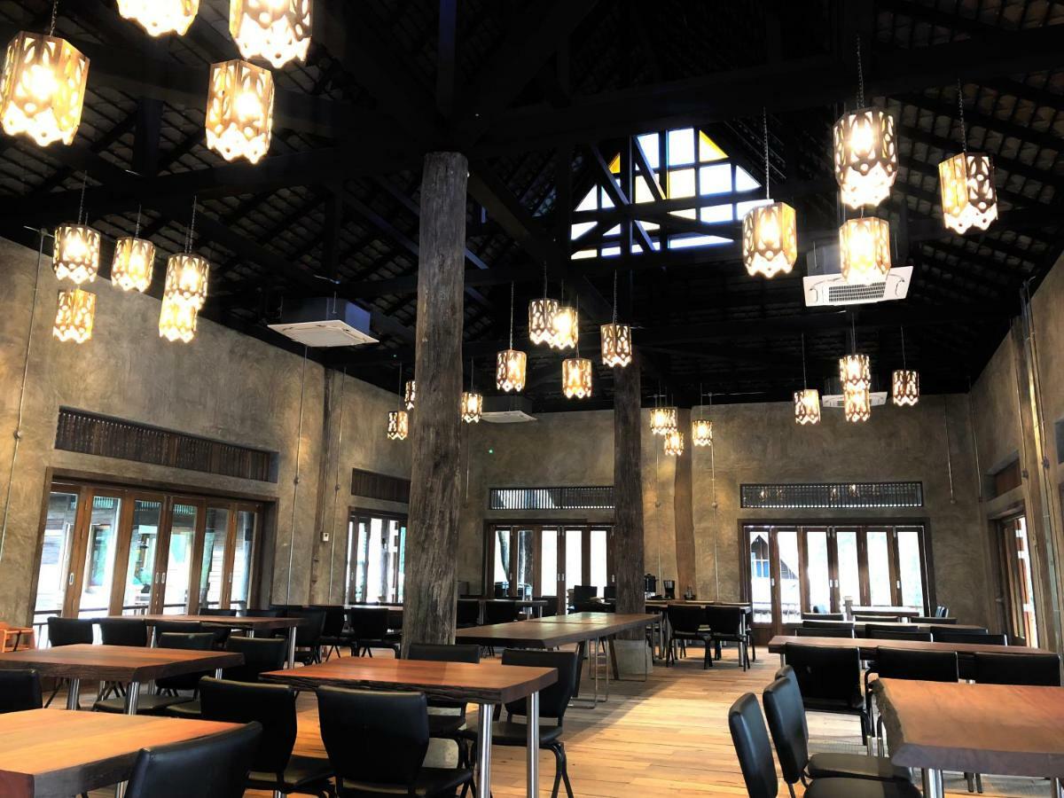 Ruean Racha Hotel Chiang Mai Bagian luar foto