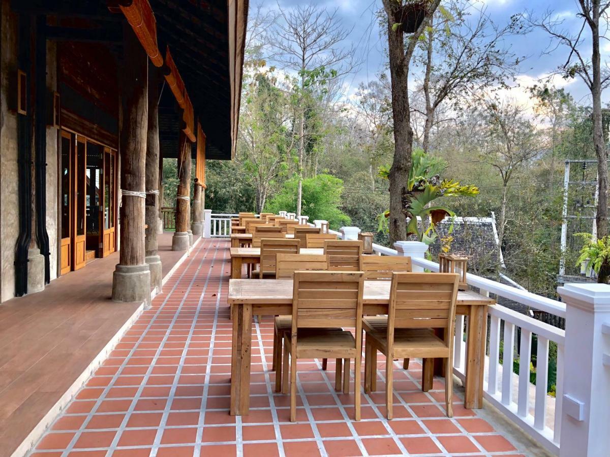 Ruean Racha Hotel Chiang Mai Bagian luar foto