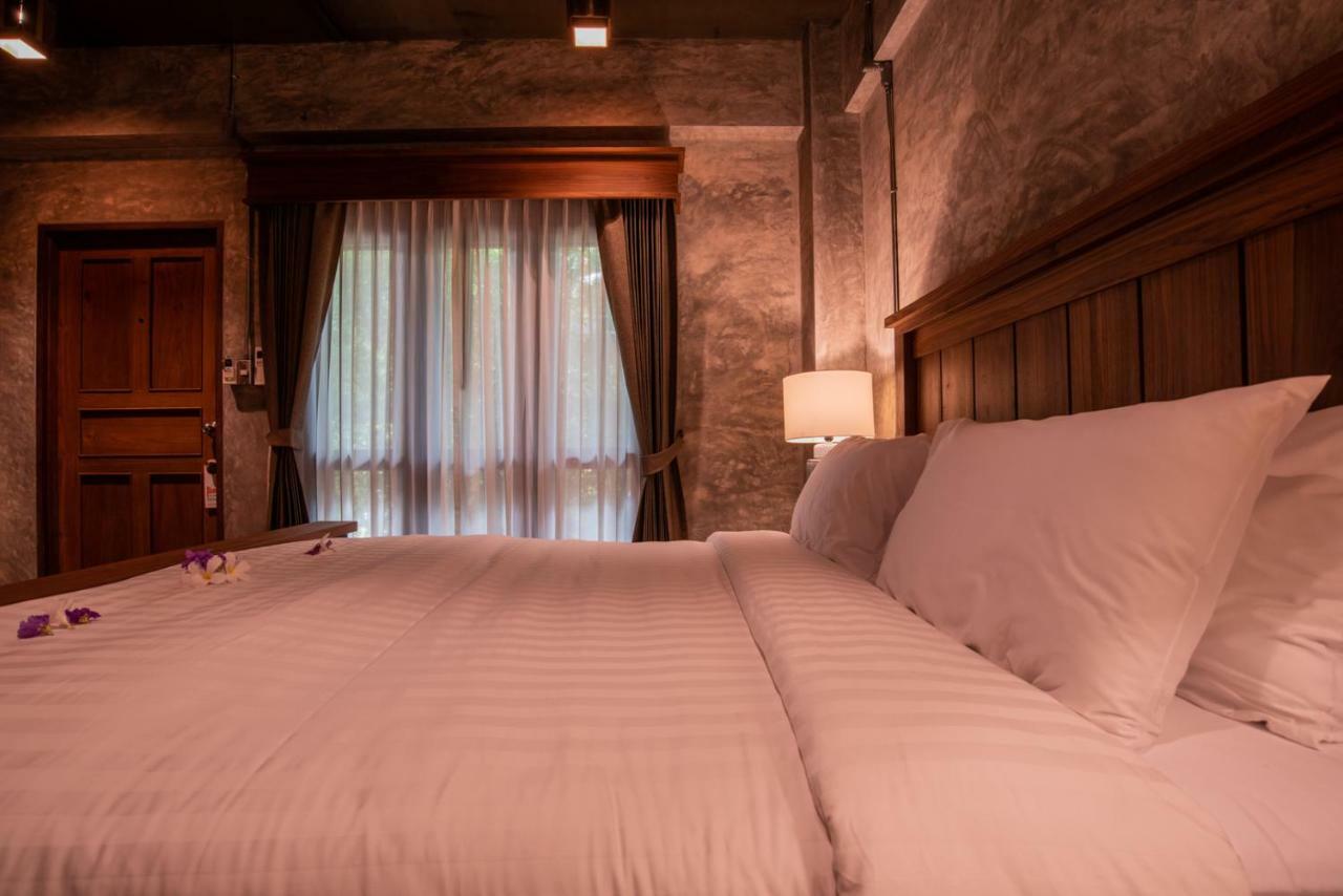 Ruean Racha Hotel Chiang Mai Bagian luar foto