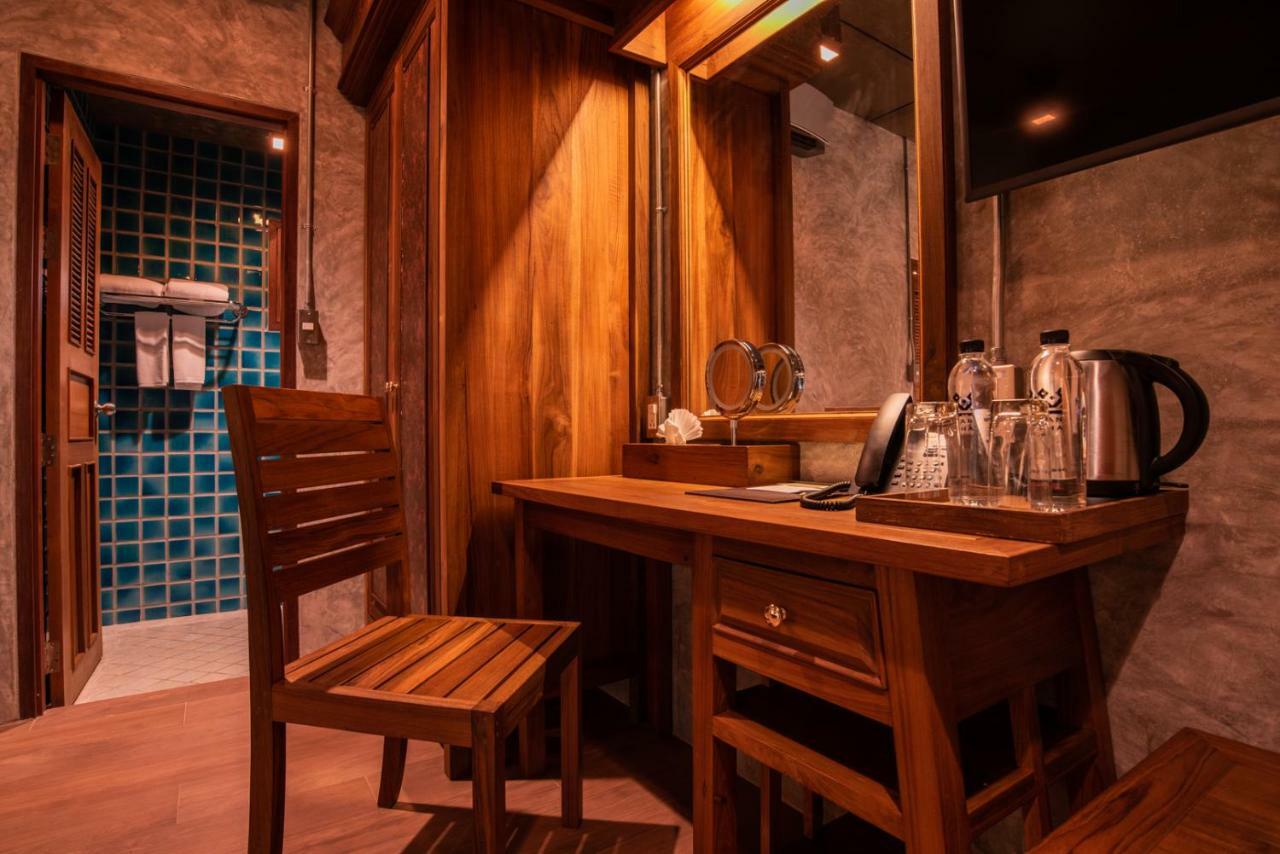 Ruean Racha Hotel Chiang Mai Bagian luar foto