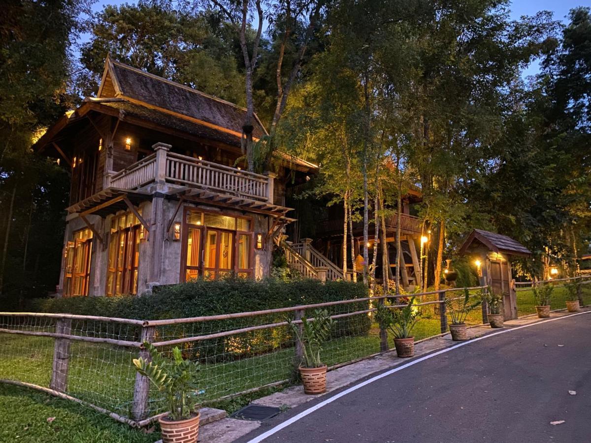 Ruean Racha Hotel Chiang Mai Bagian luar foto